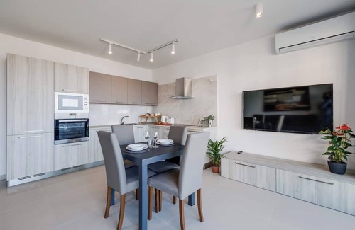 Għadira Apartamento | This apartment is a 1 bedroom(s), 1.5 bathrooms, located in Il-Mellieħa, null.