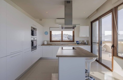 Mellieha Apartamento | This apartment is a 2 bedroom(s), 2 bathrooms, located in Il-Mellieħa, null.