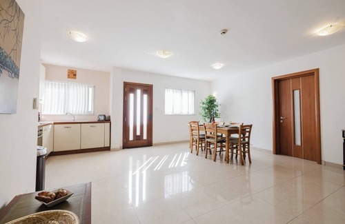Mellieħa Heights Apartamento | This apartment is a 3 bedroom(s), 1.5 bathrooms, located in Il-Mellieħa, null.