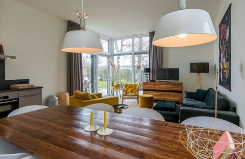 Burgh-Haamstede Casa | This attractive chalet is located in a beautiful location at the back of Schouwenduin, surrounded by