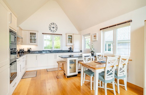 Winsham Cabaña | 2 bedroom accommodation in Cricket St Thomas, near Chard