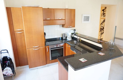 Carabacel Apartamento | Este amplio y luminoso apartamento está situado en el corazón de la ciudad.