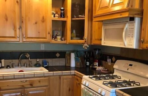 North Auburn Casa | This bungalow is a 1 bedroom(s), 1 bathrooms, located in Auburn, CA.