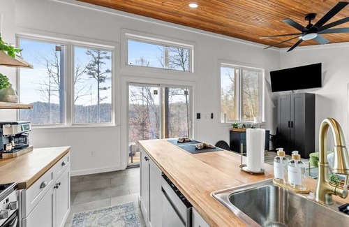 Stanton Cabina | This cabin is a 0 bedroom(s), 1 bathrooms, located in Stanton, KY.