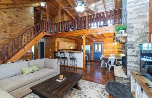 Stanton Cabina | This cabin is a 4 bedroom(s), 2 bathrooms, located in Stanton, KY.