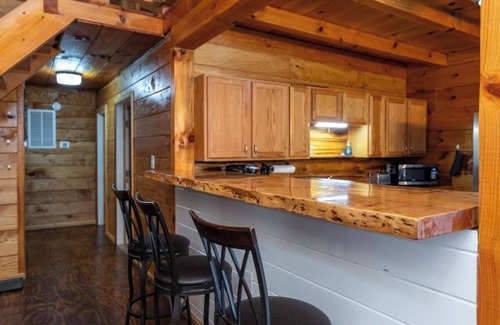 Stanton Cabina | This cabin is a 4 bedroom(s), 2 bathrooms, located in Stanton, KY.
