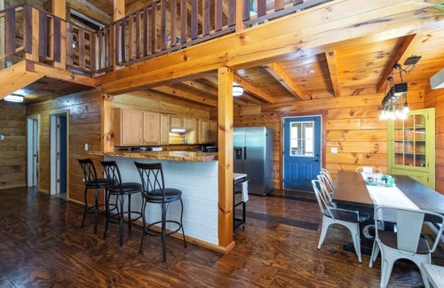 Stanton Cabina | This cabin is a 4 bedroom(s), 2 bathrooms, located in Stanton, KY.