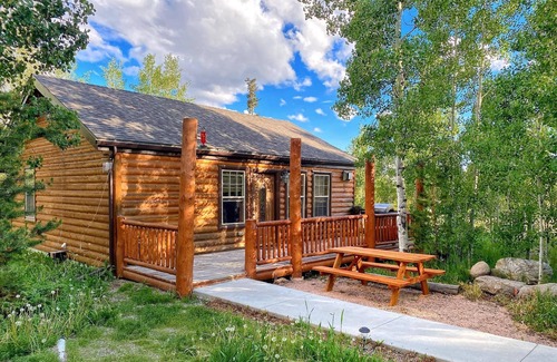 Grand Lake Cabina | This cabin is a 7 bedroom(s), 4 bathrooms, located in Grand Lake, CO.