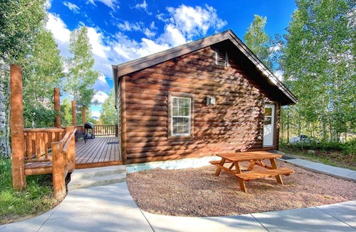 Grand Lake Cabina | This cabin is a 7 bedroom(s), 4 bathrooms, located in Grand Lake, CO.