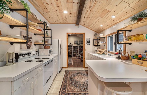 Harbor Springs Cabina | This cabin is a 2 bedroom(s), 1 bathrooms, located in Harbor Springs, MI.