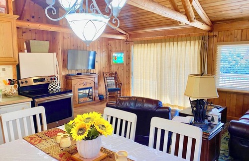 Huddleston Cabina | Cabina de 5 estrellas linda y acogedora, vistas impresionantes, NO Wake Cove, barcos disponibles,