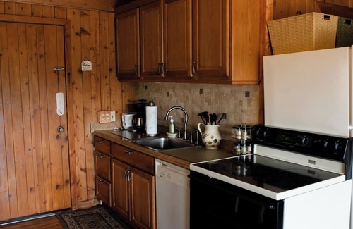 Huddleston Cabina | Cabina de 5 estrellas linda y acogedora, vistas impresionantes, NO Wake Cove, barcos disponibles,