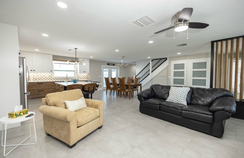 Braden River Casa | This centrally-located Parrish house has everything you need for a lovely stay!