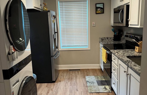 Sumter Casa | This charming 2-bed, 1-bath house offers a warm sanctuary for those on the go.