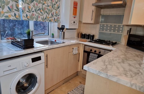 Harlington Casa | This charming house with balcony