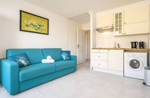 Roquebrune-Cap-Martin Condominio | This condominium is a 1 bedroom(s), 1 bathrooms, located in Roquebrune-Cap-Martin, Roquebrune-Cap-Martin.