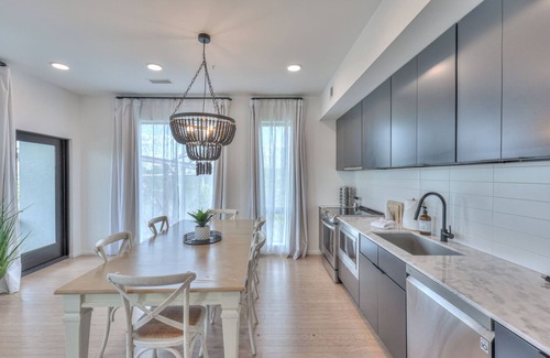 North Capitol Condominio | This condominium is a 3 bedroom(s), 2.5 bathrooms, located in Nashville, TN.