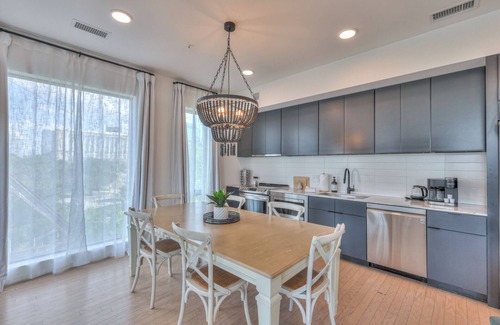 North Capitol Condominio | This condominium is a 3 bedroom(s), 2.5 bathrooms, located in Nashville, TN.