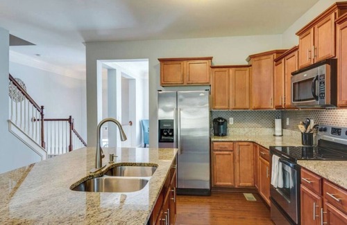 West Meade Condominio | This condominium is a 0 bedroom(s), 3 bathrooms, located in Nashville, TN.