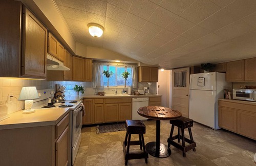 Sheridan Cabaña | This cottage is a 2 bedroom(s), 1 bathrooms, located in Bighorn, WY.