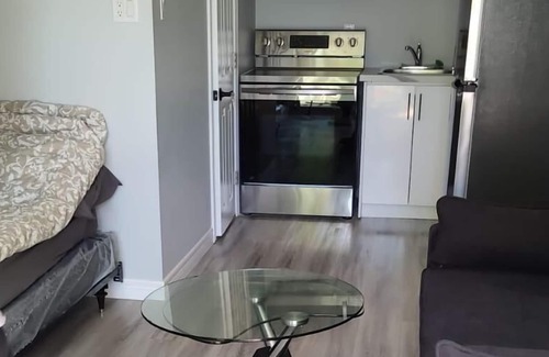 Wasaga Beach Cabina | This cottage is a 2 bedroom(s), 1 bathrooms, located in Wasaga Beach, ON.