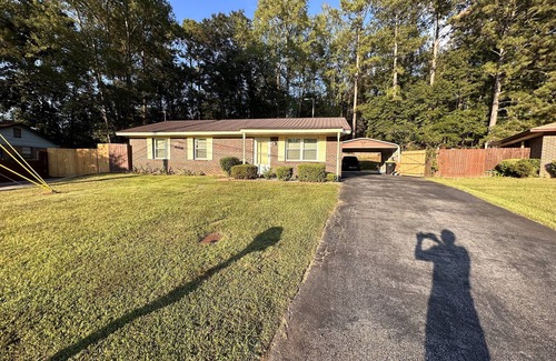 Newnan Casa | This cozy 3-bedroom home is located near Historic Downtown Newnan.