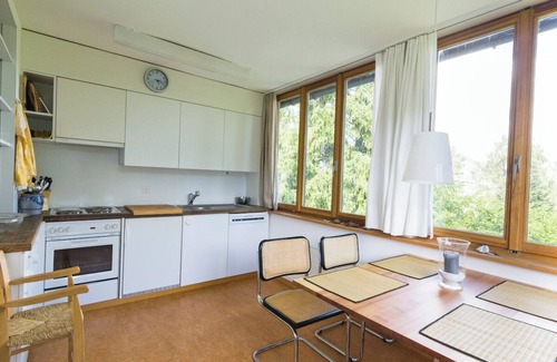 Flims Apartamento | This cozy apartment (approx. 95m2) is located in house Collina built in 1927.