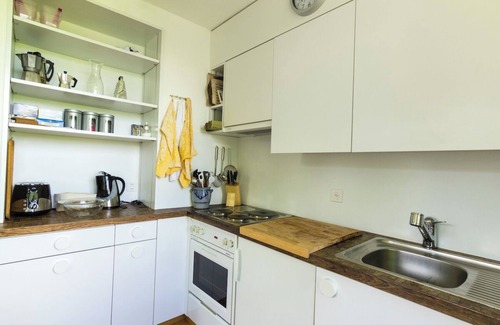 Flims Apartamento | This cozy apartment (approx. 95m2) is located in house Collina built in 1927.