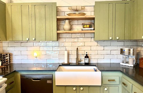 Spicewood Cabina | This cozy "Chill-Country" cabin is the perfect family getaway in Hill Country