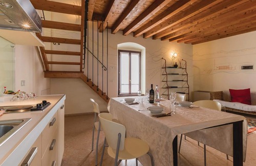 Castellaro Lagusello Apartamento | Alojamiento de 2 habitaciones en Castellaro Lagusello