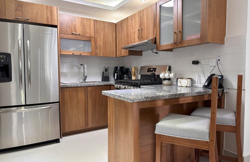 Gregorio Luperon Apartamento | This apartment is a 3 bedroom(s), 2 bathrooms, located in Santiago De Los Caballeros, Santiago.