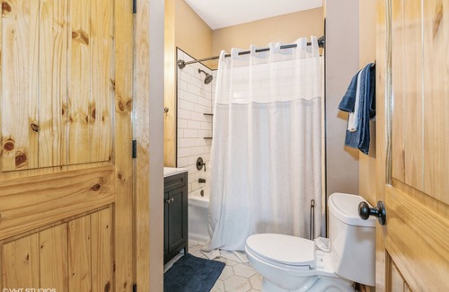 La Porte Apartamento | This duplex is a 2 bedroom(s), 2 bathrooms, located in La Porte , IN.