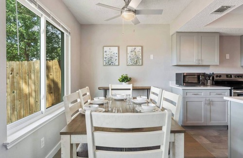 Springwoods Apartamento | This duplex is a 2 bedroom(s), 2.5 bathrooms, located in Austin, TX.