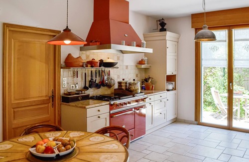 Pace Casa | This elegant house is located in a large residential area of the town of Pacé, 10 km from Rennes.