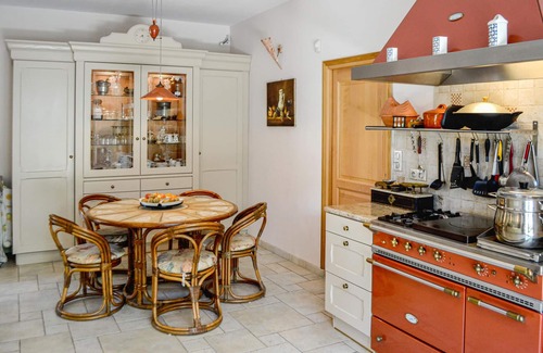 Pace Casa | This elegant house is located in a large residential area of the town of Pacé, 10 km from Rennes.