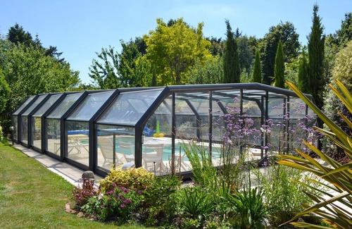 Pace Casa | This elegant house is located in a large residential area of the town of Pacé, 10 km from Rennes.