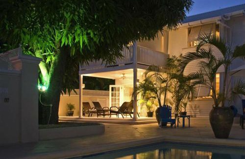 Porters Casa | This enchanting 3 bedroom, 2 bathroom townhouse is nestled mere moments away fro