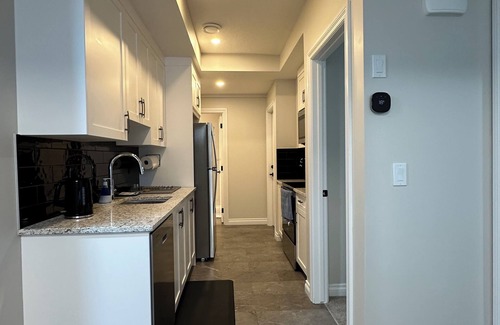 Southwest Calgary Casa | This fully furnish 2bedroom and a full bath gives you cozy & relaxing experience