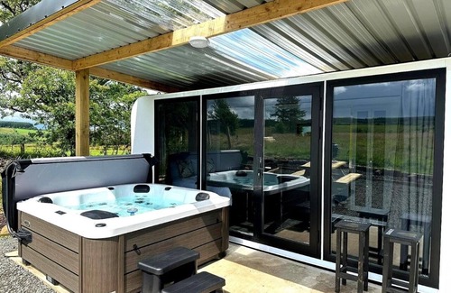 Coleraine Apartamento | This dome house is a 1 bedroom(s), 1 bathrooms, located in Causeway Coast and Glens, Northern Ireland.