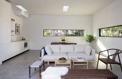 Del Monte Forest Casa | This guest house is a 2 bedroom(s), 1 bathrooms, located in Pebble Beach, CA.