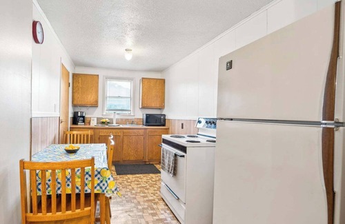 Marlinton Casa | This house is a 1 bedroom(s), 1 bathrooms, located in Marlinton, WV.