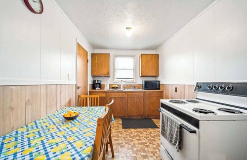 Marlinton Casa | This house is a 1 bedroom(s), 1 bathrooms, located in Marlinton, WV.