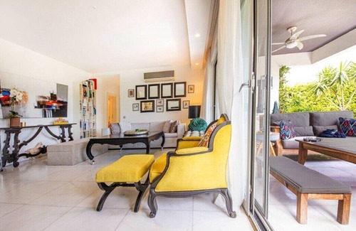 Golturkbuku Casa | Cheerful Bright 3BD Summer Paradise + Pool! #187