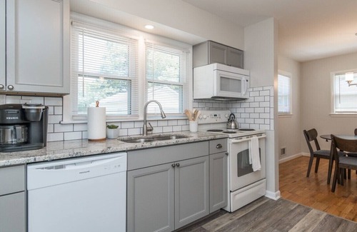 Lexington Casa | This house is a 2 bedroom(s), 1 bathrooms, located in Lexington, KY.