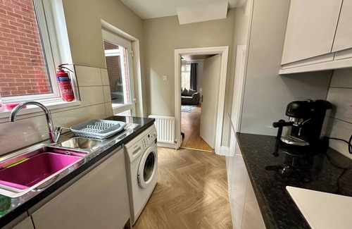 Ormeau Casa | This house is a 2 bedroom(s), 1 bathrooms, located in Belfast, Northern Ireland.