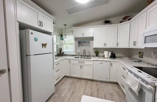 Sarasota Casa | This house is a 2 bedroom(s), 2 bathrooms, located in Sarasota, FL.