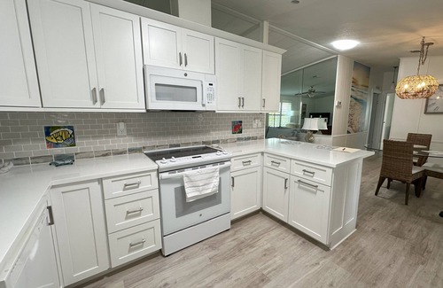 Sarasota Casa | This house is a 2 bedroom(s), 2 bathrooms, located in Sarasota, FL.