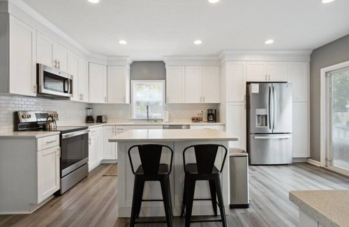Buckroe Beach Casa | This house is a 2 bedroom(s), 2 bathrooms, located in Hampton, VA.