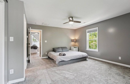 Buckroe Beach Casa | This house is a 2 bedroom(s), 2 bathrooms, located in Hampton, VA.