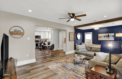 East Memphis Casa | This house is a 2 bedroom(s), 1 bathrooms, located in Memphis, TN.